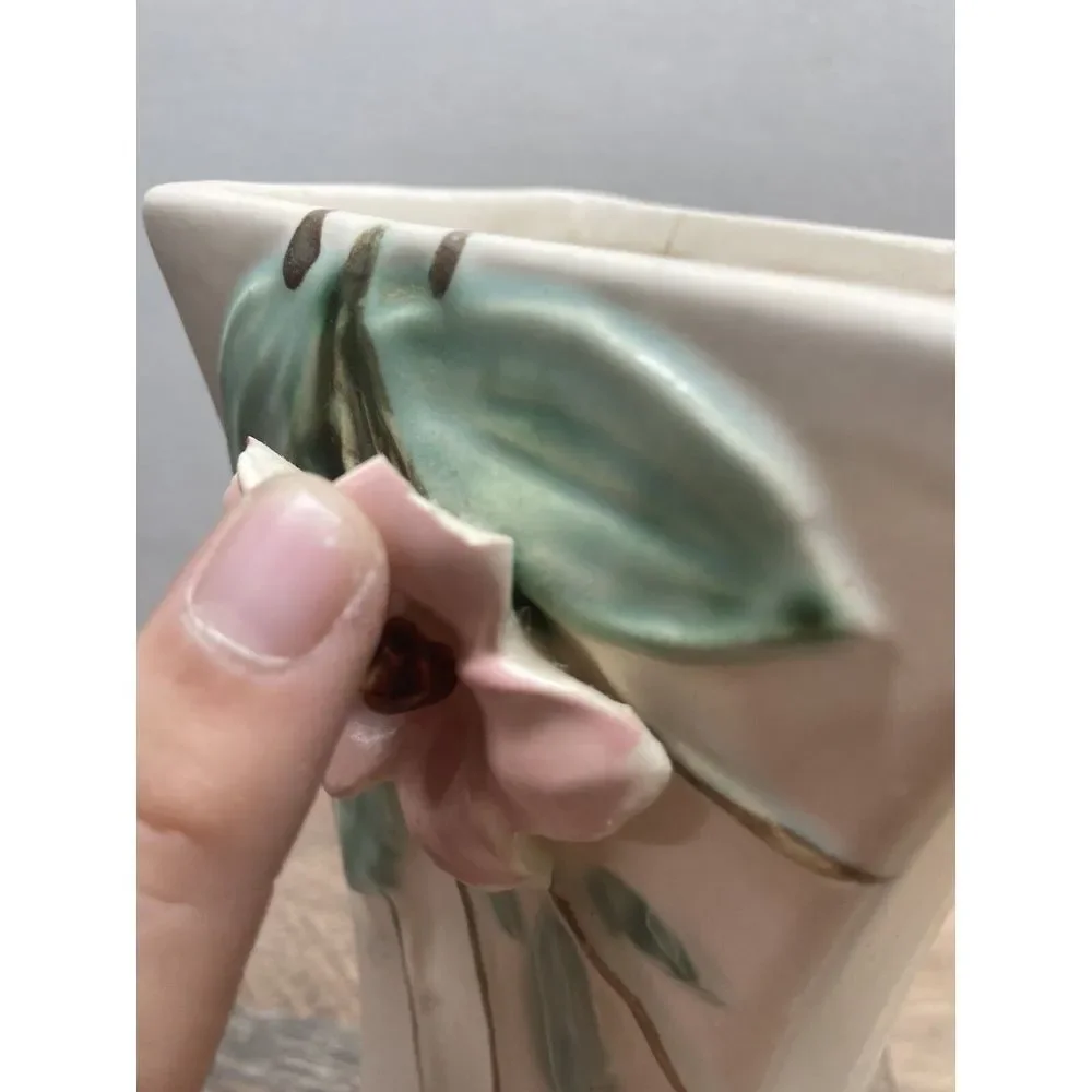 Vintage McCoy  Blossomtime  flower vase.‎ (Chipped Flower)